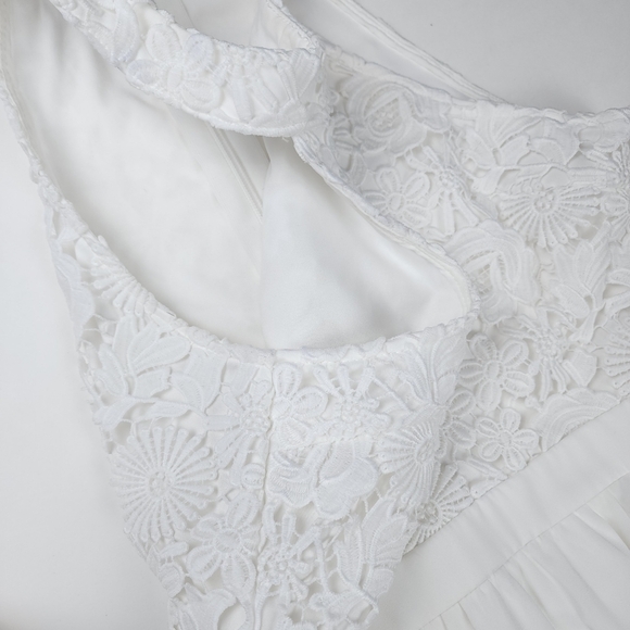 Lulu's White Eyelet Embroidered Top Dres Sz M - Picture 6 of 10